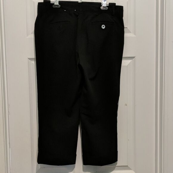 Dressbarn black Capri  pants Sz 10
NWOT - Picture 4 of 7